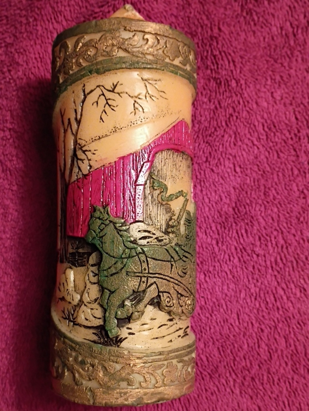 1978 Jasco Green and Cream 3-D Horse & Carriage Hand Painted Candle w/ppr Label